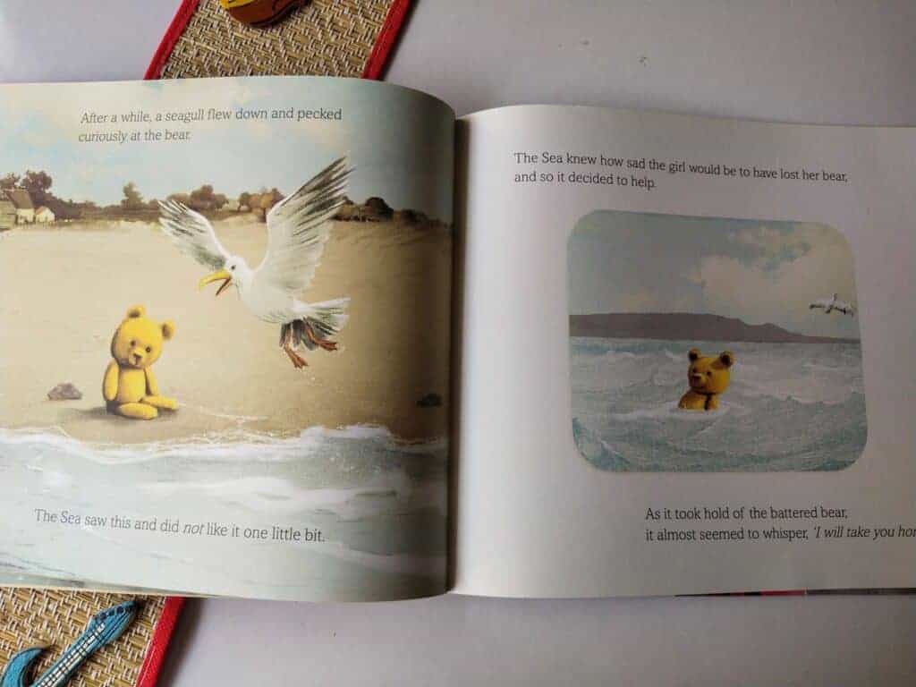 Sofia's teddy was lost in the beach and the sea decided to help her.